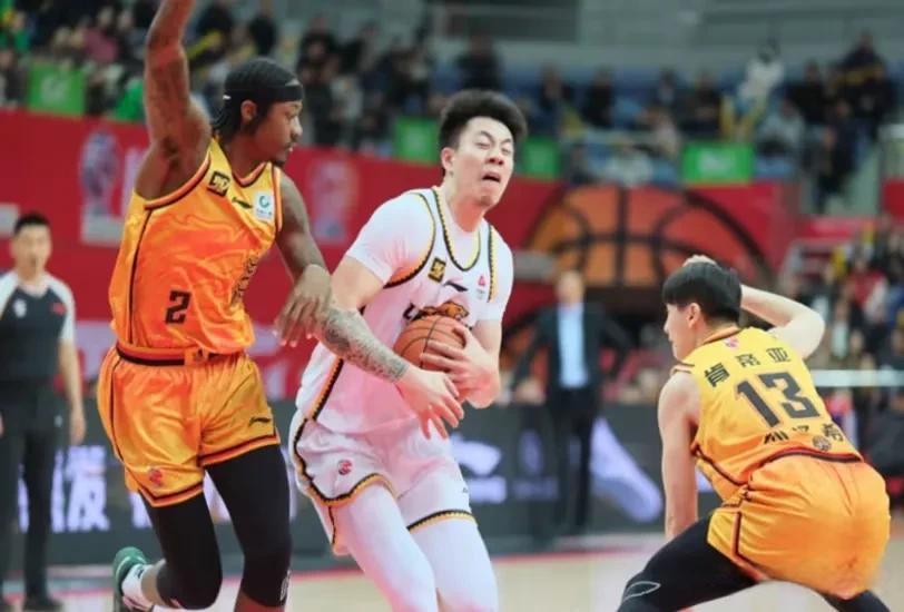 穆古鲁扎重要时刻出色发挥，瑞士队带队取胜！比赛高潮迭起(赛尔号格鲁奇高)