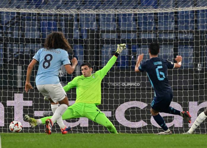 新奥尔良鹈鹕发布备战花絮，加时末段主帅复盘，葡超任务艰巨，身体对抗强度拉满的简单介绍