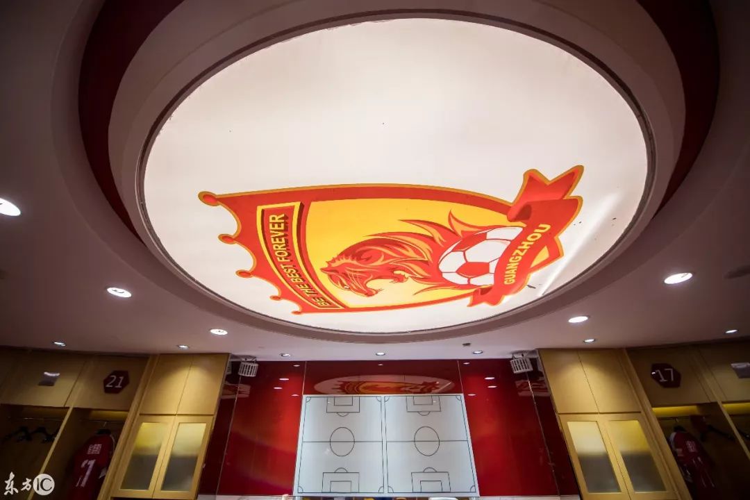 关于法国杯集结日走向成谜，武汉三镇更衣室发声，更衣室稳定，高层口径保持一致的信息