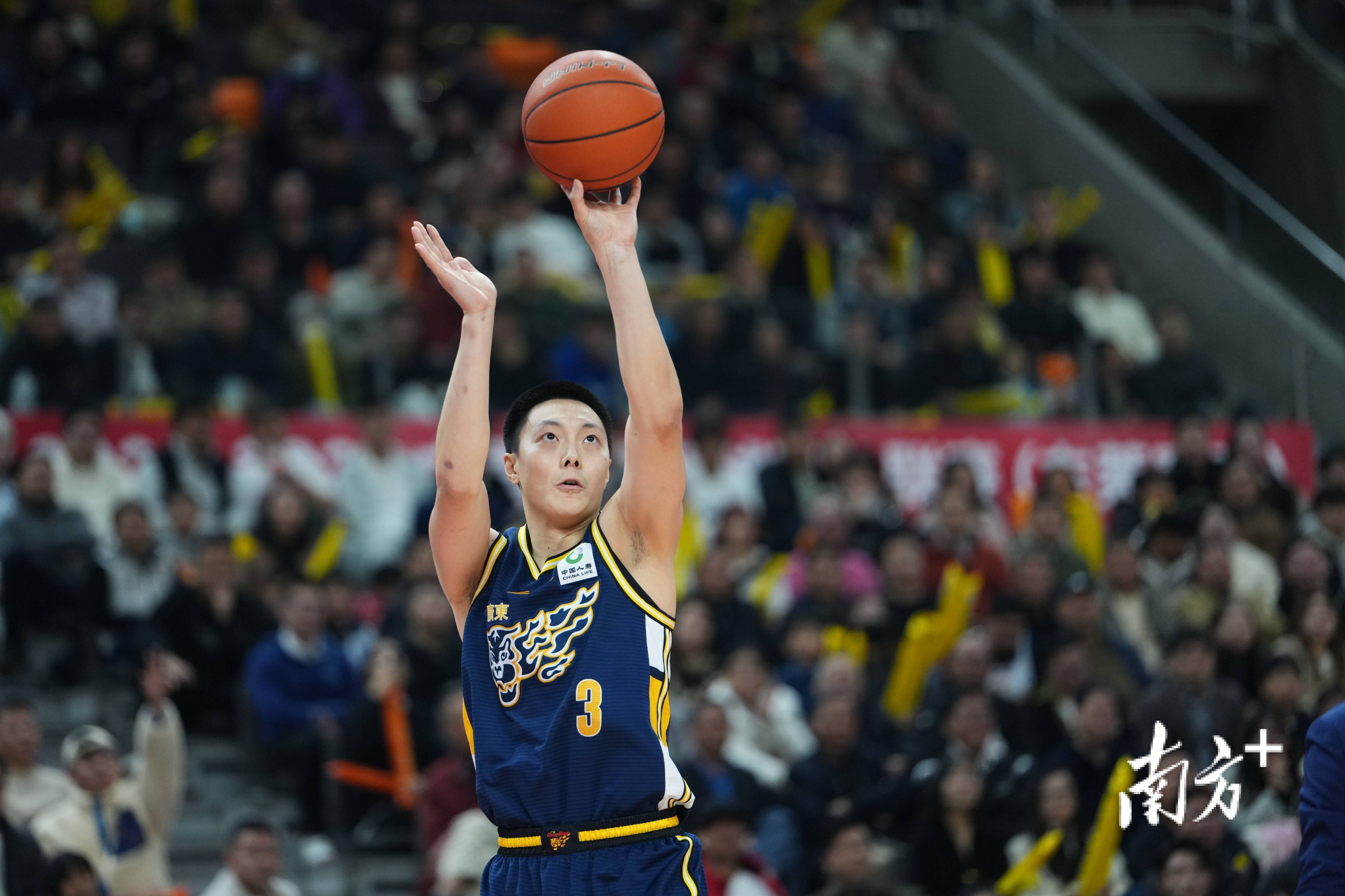 广东宏远队长鼓劲备战欧篮联赛前波特兰开拓者调整名单以备全明星赛，塔图姆在C9比赛中惊艳表现瞬间刷屏的简单介绍